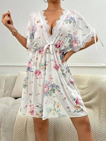 SHEIN Floral Print Contrast Lace Cami Dress & Belted Robe PJ Set / Pajama Set White Set Bridal Lingerie, Fall Winter Clothes Cozy And Elegant Details